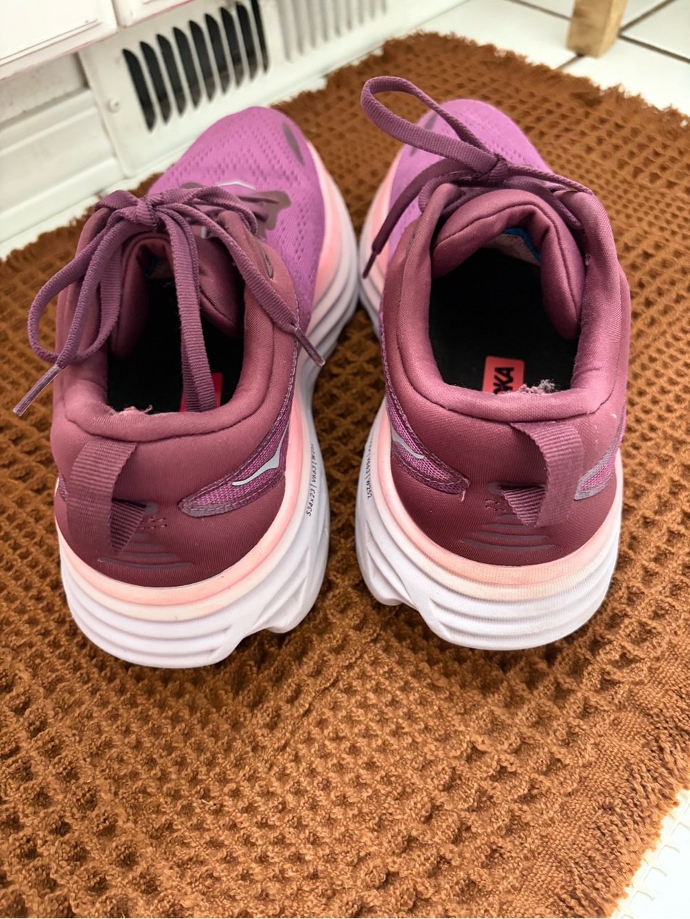 HOKA bondi 8 women’s size 9 - Picture 5 of 6
